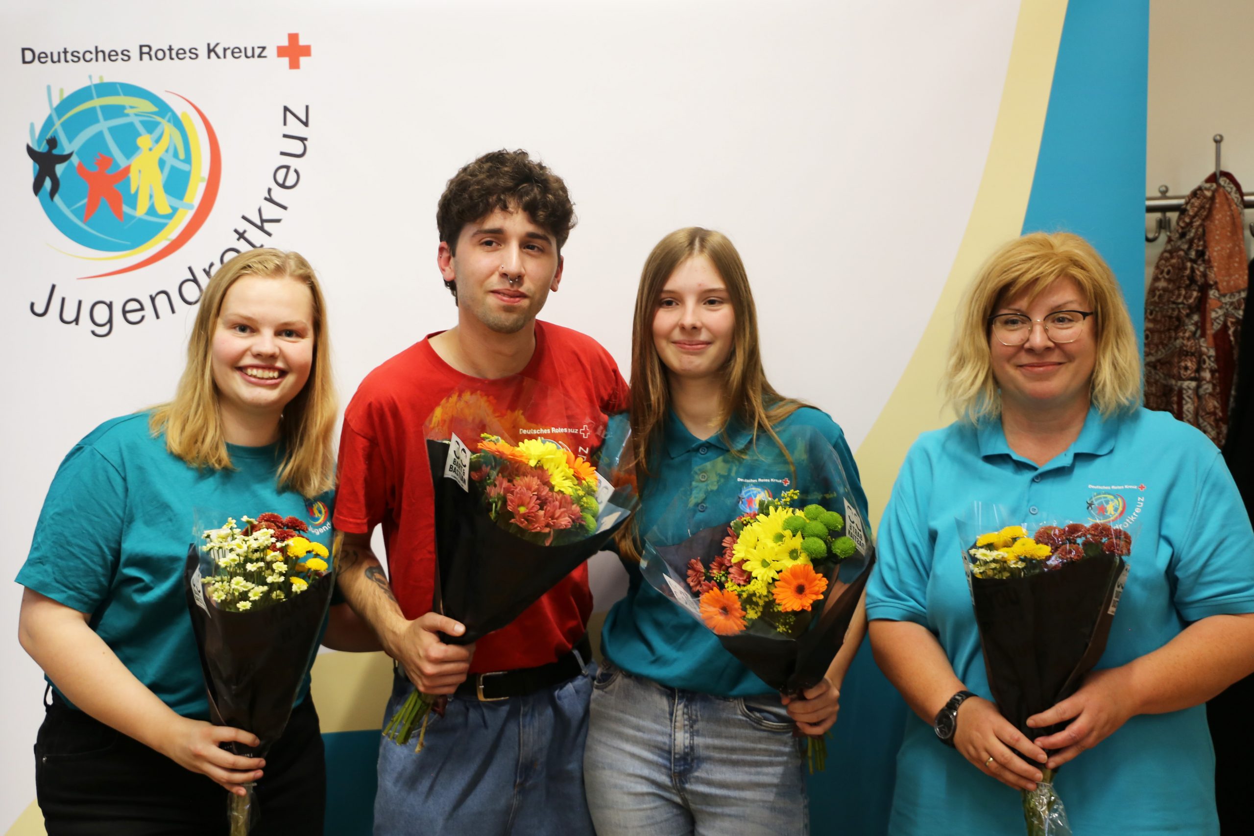 Neue Landesleitung des Jugendrotkreuz in Brandenburg: ein Team aus vier jungen Menschen übernimmt im Oktober 2025 ehrenamtlich Verantwortung auf Landesverbandsebene.