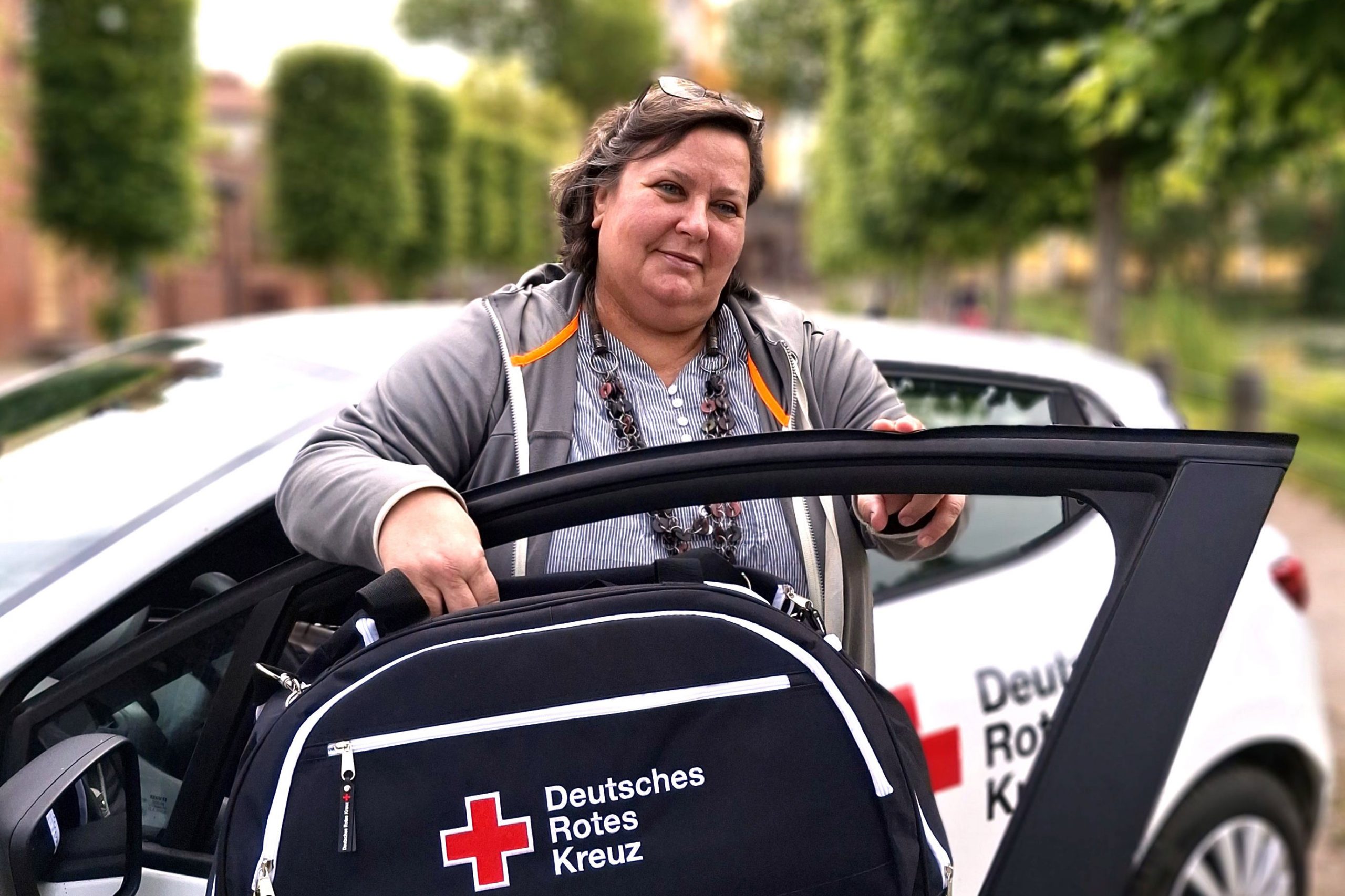 Katrin Pohle ist als Gemeindegesundheitspflegerin im DRK-Kreisverband Märkisch-Oder-Havel-Spree e.V. viel mit dem Auto unterwegs.