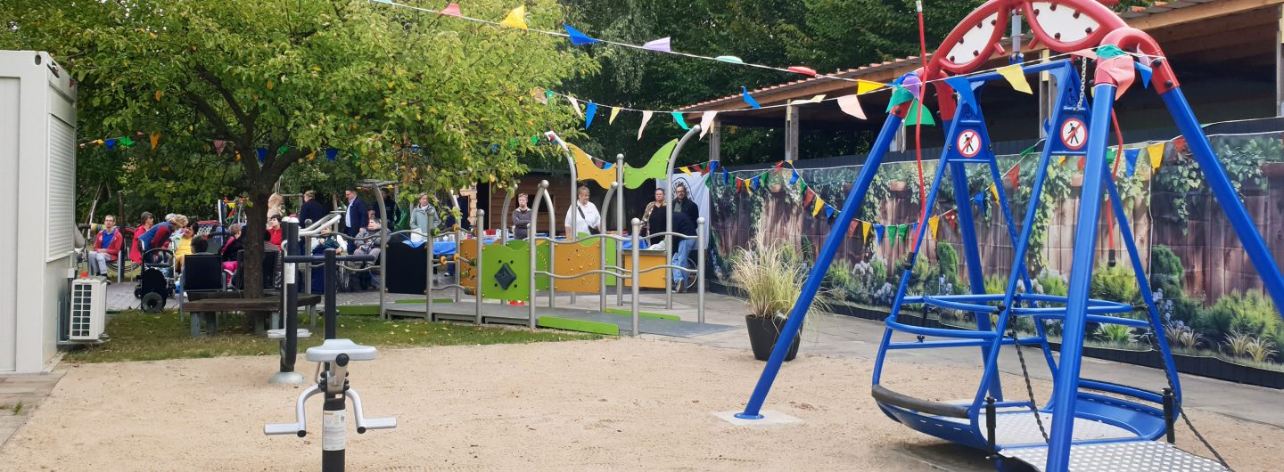 Die Besondere Wohnform Vis-à-Vis im DRK-Kreisverband Fläming-Spreewald e.V. hat einen Aktiv-Sportgarten für Menschen mit hohem Unterstützungsbedarf eröffnet.